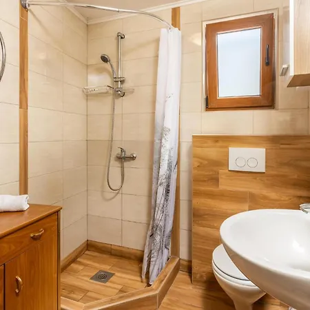 Hébergement de vacances 2 Bedroom Lovely In *