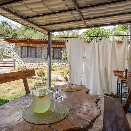 Сasa de vacaciones 2 Bedroom Lovely In *