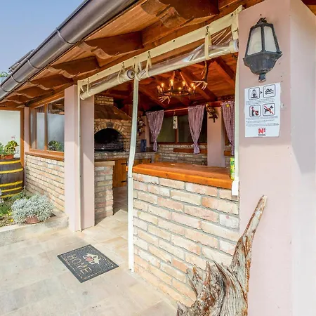 2 Bedroom Lovely In
