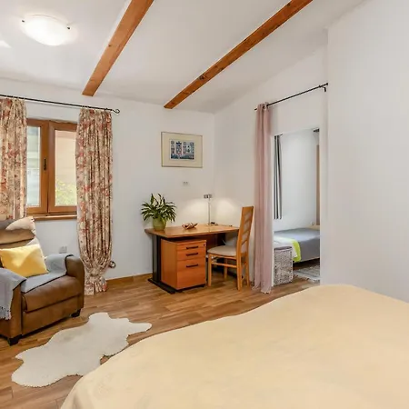 2 Bedroom Lovely In *