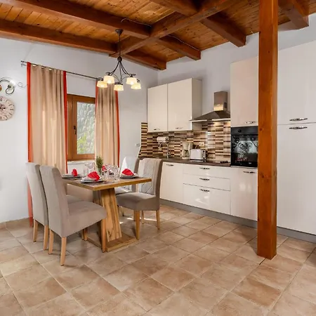 2 Bedroom Lovely In Kastav